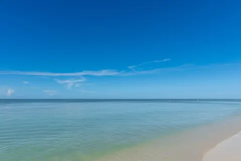 Обои Тропический пляж 4K · ocean · 3840×2560