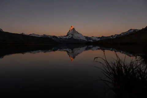 Fondo de pantalla Lago de montaña 4K · mountains · 3840×2560
