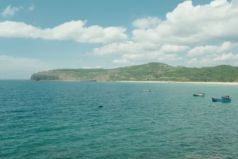 خلفية شاطئ استوائي بدقة 4K · ocean · 3840×2560