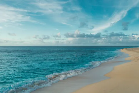 热带海滩 4K壁纸 · ocean · 3840×2558