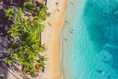 Tropical Beach 4K Wallpaper · ocean · 3840×2558