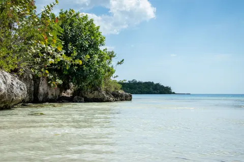 Tropischer Strand 4K Hintergrundbild · ocean · 3840×2553