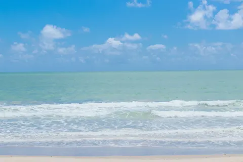 Fond d'écran Plage tropicale 4K · ocean · 3840×2560