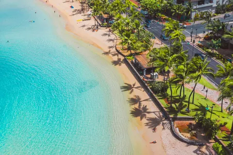 Papel de parede Praia tropical 4K · ocean · 3840×2558