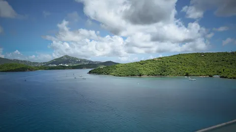 خلفية شاطئ استوائي بدقة 4K · ocean · 3840×2160