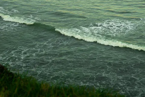 Ocean Waves 4K Wallpaper · ocean · 3840×2560