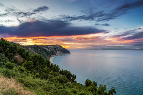 Hình nền Vách Đá Bên Đại Dương 4K · ocean · 3840×2560