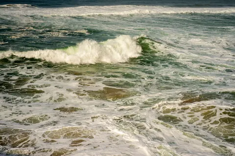 Meereswellen 4K Hintergrundbild · ocean · 3840×2563