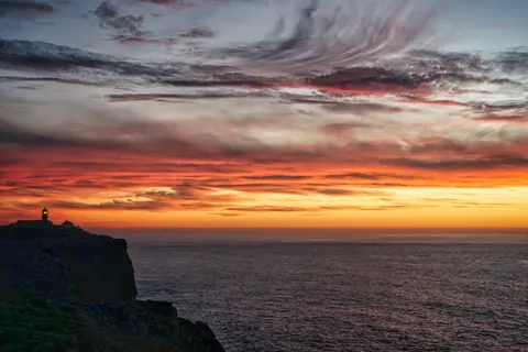 Fond d'écran Falaise sur l'océan 4K · ocean · 3840×2560