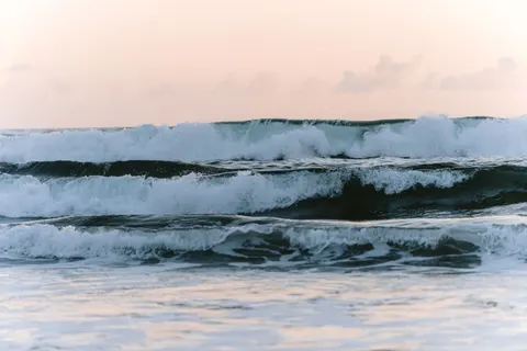 바다 물결 4K 배경화면 · ocean · 3840×2560
