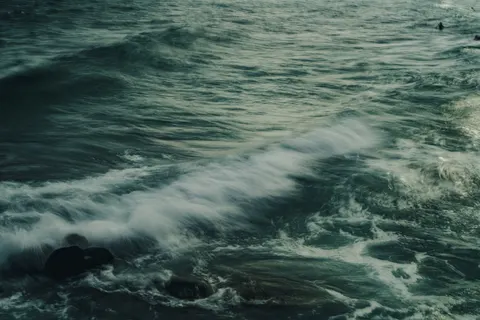 海浪 4K壁纸 · ocean · 3840×2560