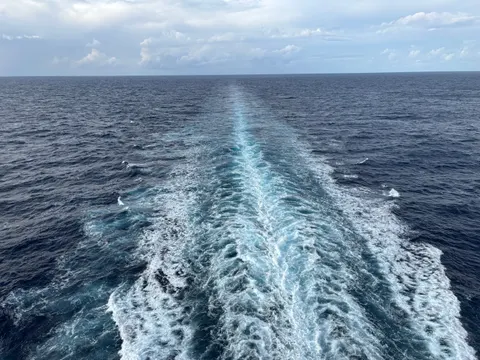 خلفية أمواج المحيط بدقة 4K · ocean · 3840×2880