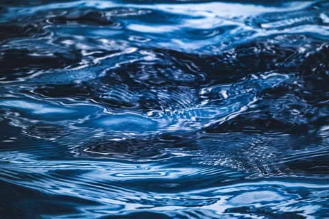 Ocean Waves 4K Wallpaper · ocean · 3840×2560