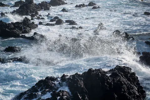 خلفية أمواج المحيط بدقة 4K · ocean · 3840×2560