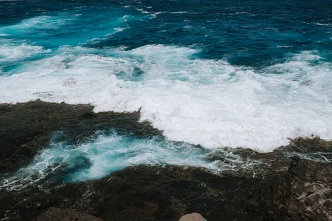 Fond d'écran Vagues de l'océan 4K · ocean · 3840×2560