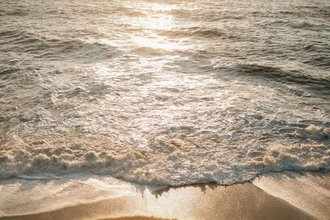 Meereswellen 4K Hintergrundbild · ocean · 3840×2560