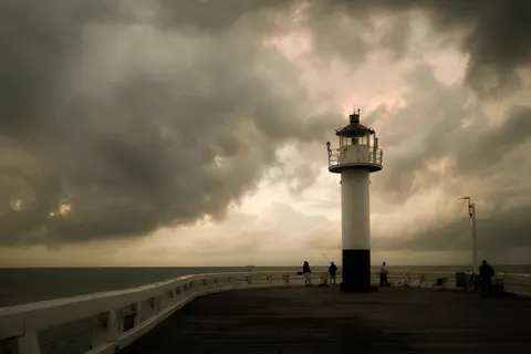 Lighthouse Coast 4K Wallpaper · ocean · 3840×2560