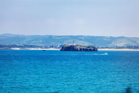خلفية ساحل المنارة بدقة 4K · ocean · 3840×2560