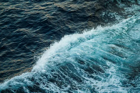 Meereswellen 4K Hintergrundbild · ocean · 3840×2560