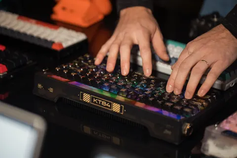 Обои RGB-клавиатура 4K · technology · 3840×2560