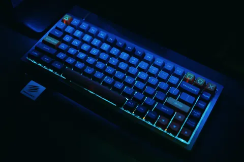 Обои RGB-клавиатура 4K · technology · 3840×2560