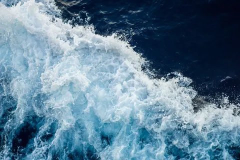 Meereswellen 4K Hintergrundbild · ocean · 3840×2560