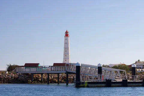 Fond d'écran Côte du phare 4K · ocean · 3840×2560