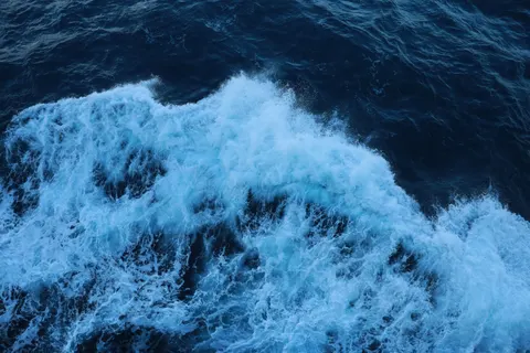 Papel de parede Ondas do Oceano 4K · ocean · 3840×2560