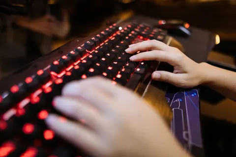 Обои RGB-клавиатура 4K · technology · 3840×2560
