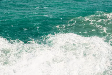Papel de parede Ondas do Oceano 4K · ocean · 3840×2560