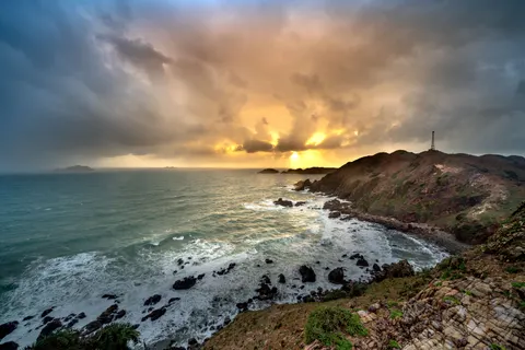 Hình nền Vách Đá Bên Đại Dương 4K · ocean · 3840×2561