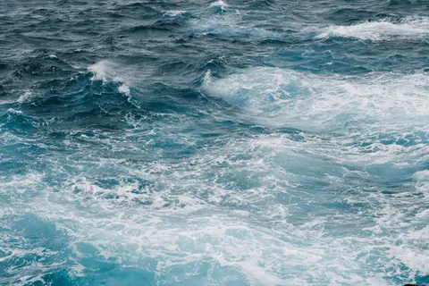 Papel de parede Ondas do Oceano 4K · ocean · 3840×2560