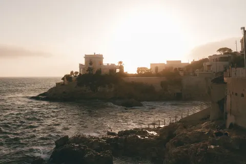 Hình nền Vách Đá Bên Đại Dương 4K · ocean · 3840×2560