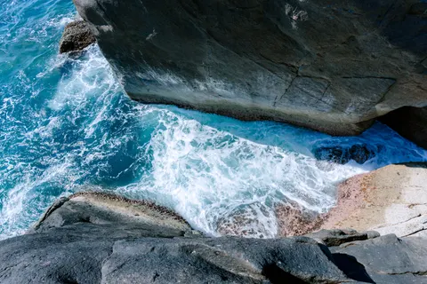Papel de parede Ondas do Oceano 4K · ocean · 3840×2561