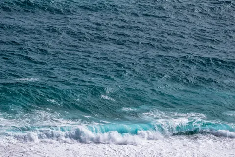 Ocean Waves 4K Wallpaper · ocean · 3840×2560