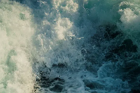 والپیپر امواج اقیانوس با کیفیت 4K · ocean · 3840×2560
