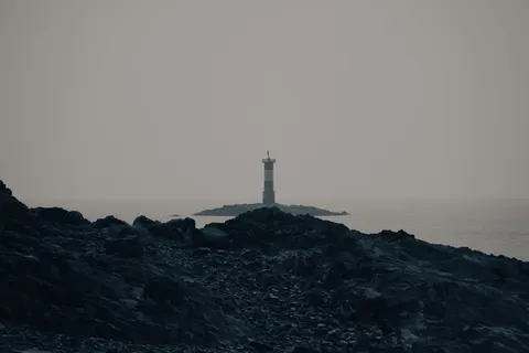 등대 해안 4K 배경화면 · ocean · 3840×2560
