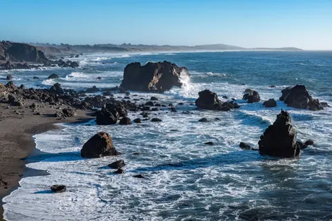 Ocean Cliff 4K Wallpaper · ocean · 3840×2560