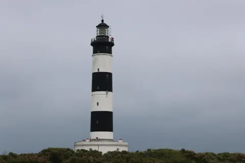 등대 해안 4K 배경화면 · ocean · 3840×2560