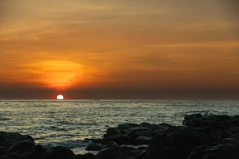 Meeresklippe 4K Hintergrundbild · ocean · 3840×2560