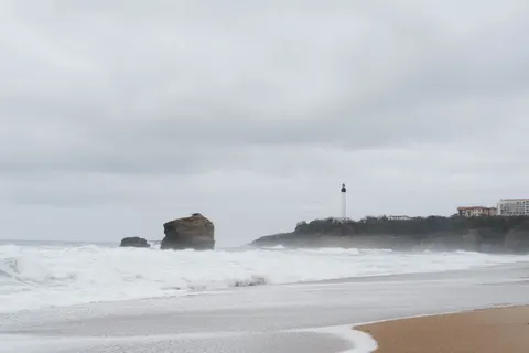灯台のある海岸 4K壁紙 · ocean · 3840×2560