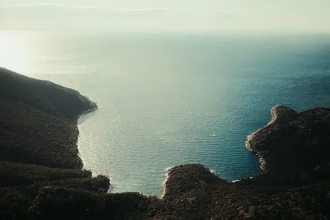 海洋悬崖 4K壁纸 · ocean · 3840×2560
