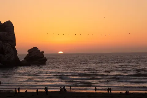바다 절벽 4K 배경화면 · ocean · 3840×2560