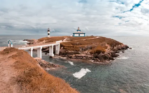 灯台のある海岸 4K壁紙 · ocean · 3840×2405