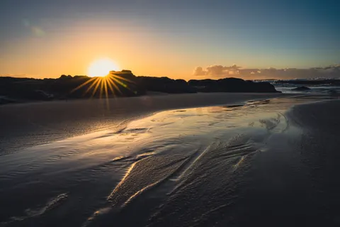 خلفية جرف المحيط بدقة 4K · ocean · 3840×2560