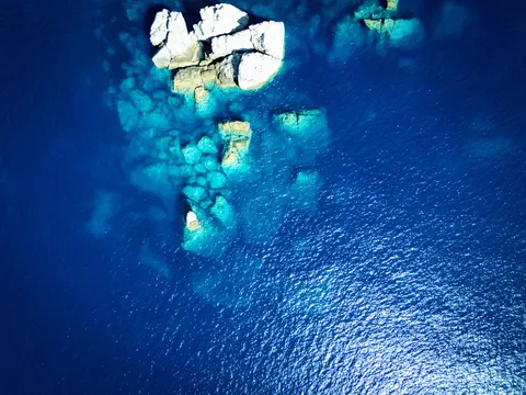 Wallpaper Pulau dari Udara 4K · ocean · 3840×2880