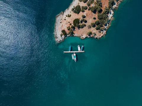 والپیپر جزیره از نمای هوایی با کیفیت 4K · ocean · 3840×2880