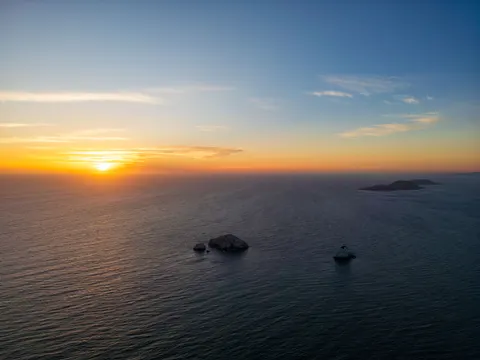 섬 항공뷰 4K 배경화면 · ocean · 3840×2880