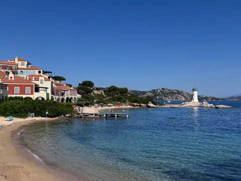 Sfondo Costa con Faro 4K · ocean · 3840×2880