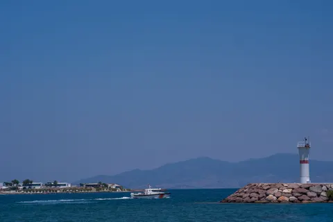 등대 해안 4K 배경화면 · ocean · 3840×2560